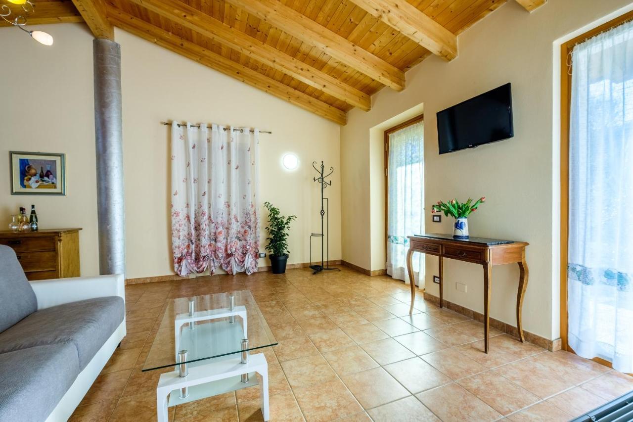 Agriturismo I Merli ซานตัมบรอโจ ดิ วัลโปลีเชลลา ภายนอก รูปภาพ