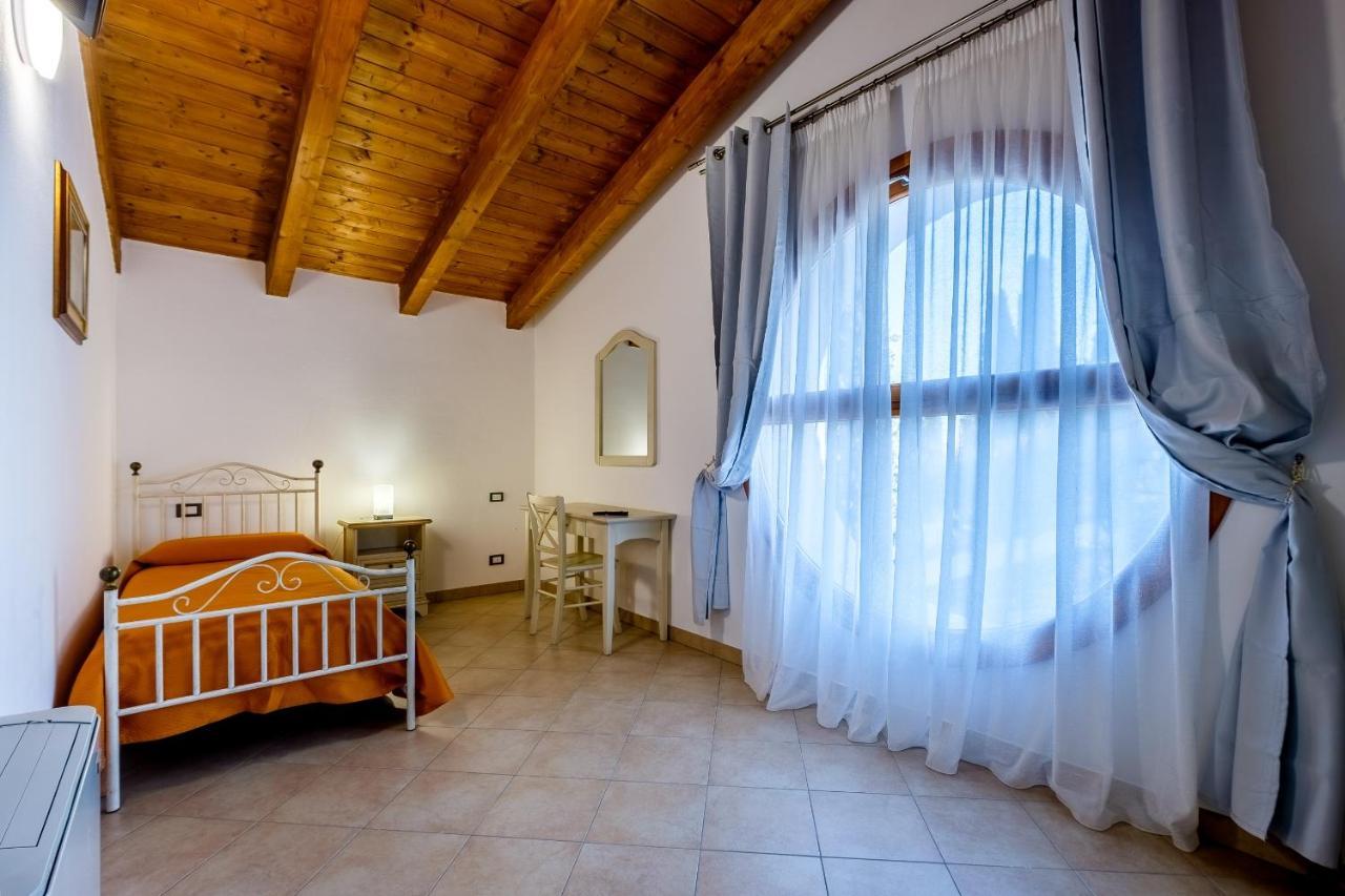 Agriturismo I Merli ซานตัมบรอโจ ดิ วัลโปลีเชลลา ภายนอก รูปภาพ